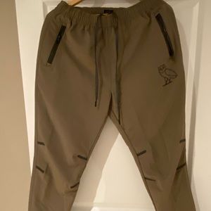 OvO joggers in excellent condition. Barley warn